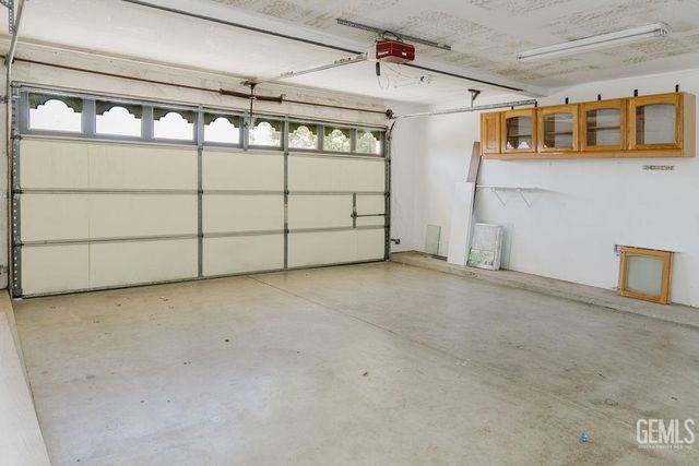 10506 Trophy Court, Bakersfield, CA 93312