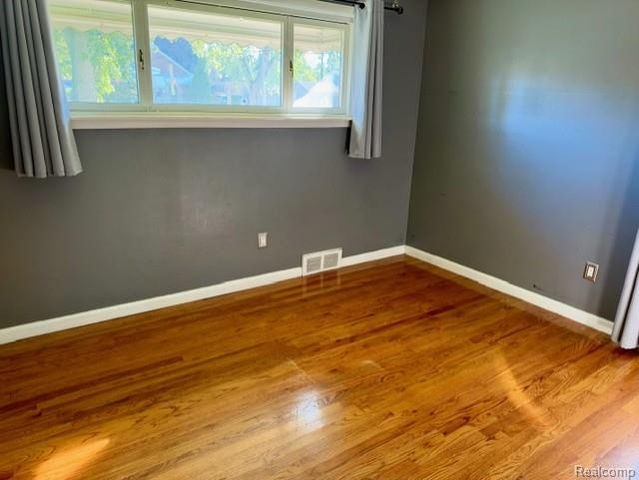 1586 Moran Avenue, Lincoln Park, MI 48146