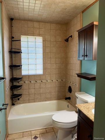 1586 Moran Avenue, Lincoln Park, MI 48146
