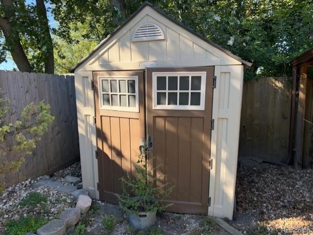 1586 Moran Avenue, Lincoln Park, MI 48146