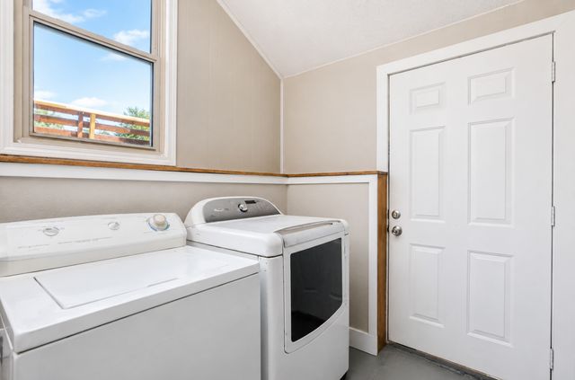 1143 Rittenhouse Street, Des Moines, IA 50315