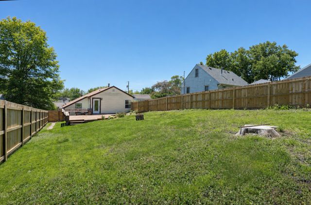 1143 Rittenhouse Street, Des Moines, IA 50315