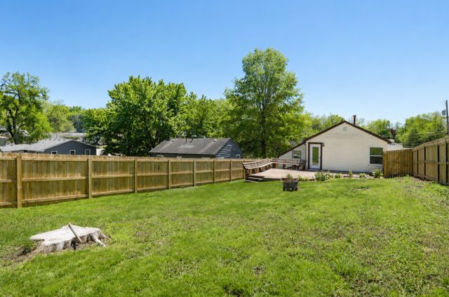 1143 Rittenhouse Street, Des Moines, IA 50315