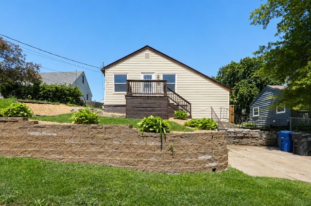 1143 Rittenhouse Street, Des Moines, IA 50315