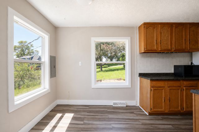 1143 Rittenhouse Street, Des Moines, IA 50315