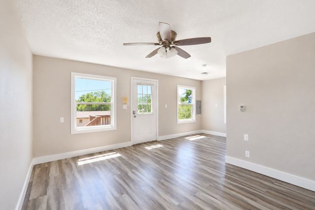 1143 Rittenhouse Street, Des Moines, IA 50315