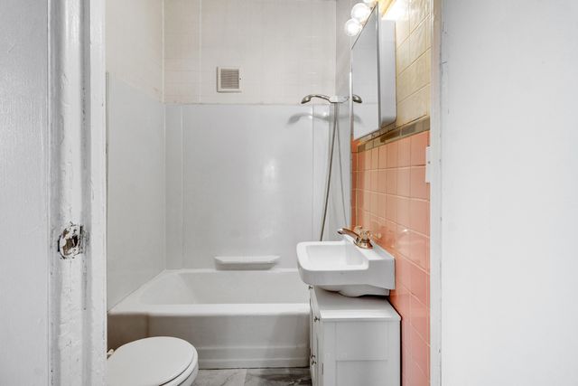 845 Nagold Street Nw, City Of Grand Rapids, MI 49504