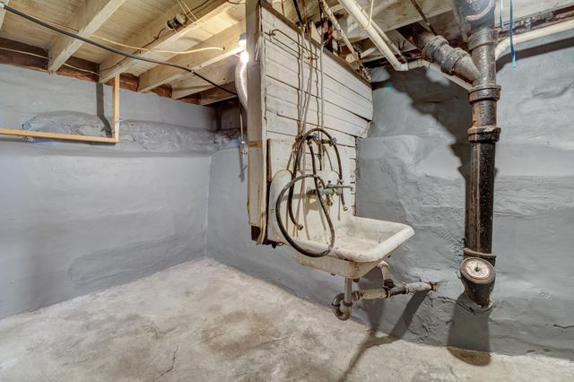 845 Nagold Street Nw, City Of Grand Rapids, MI 49504