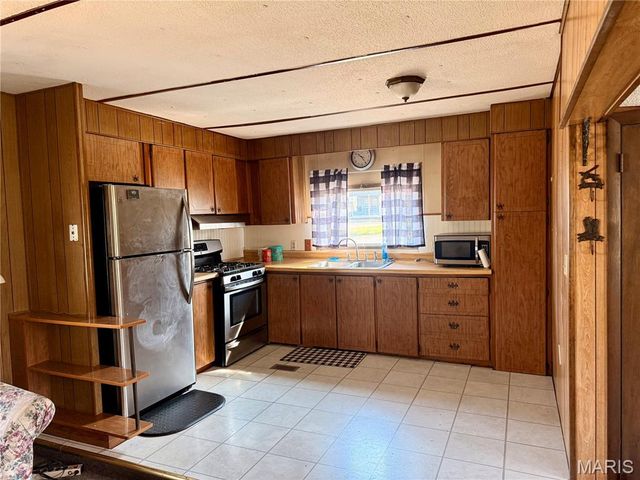 145 Beverly Drive, Wappapello, MO 63966