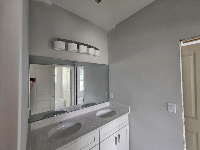 1031 S WASHINGTON AVENUE, Apopka, FL 32703