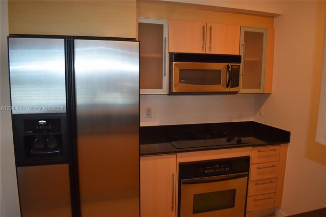 325 S Biscayne Blvd 3616, Miami, FL 33131