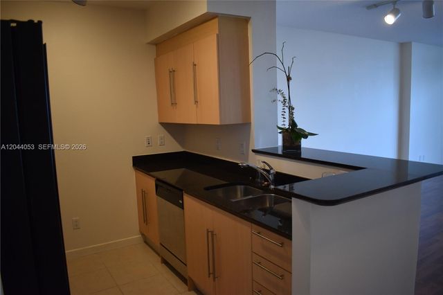 325 S Biscayne Blvd 3616, Miami, FL 33131