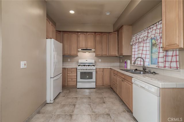 10401 Point Lakeview Road, Kelseyville, CA 95451