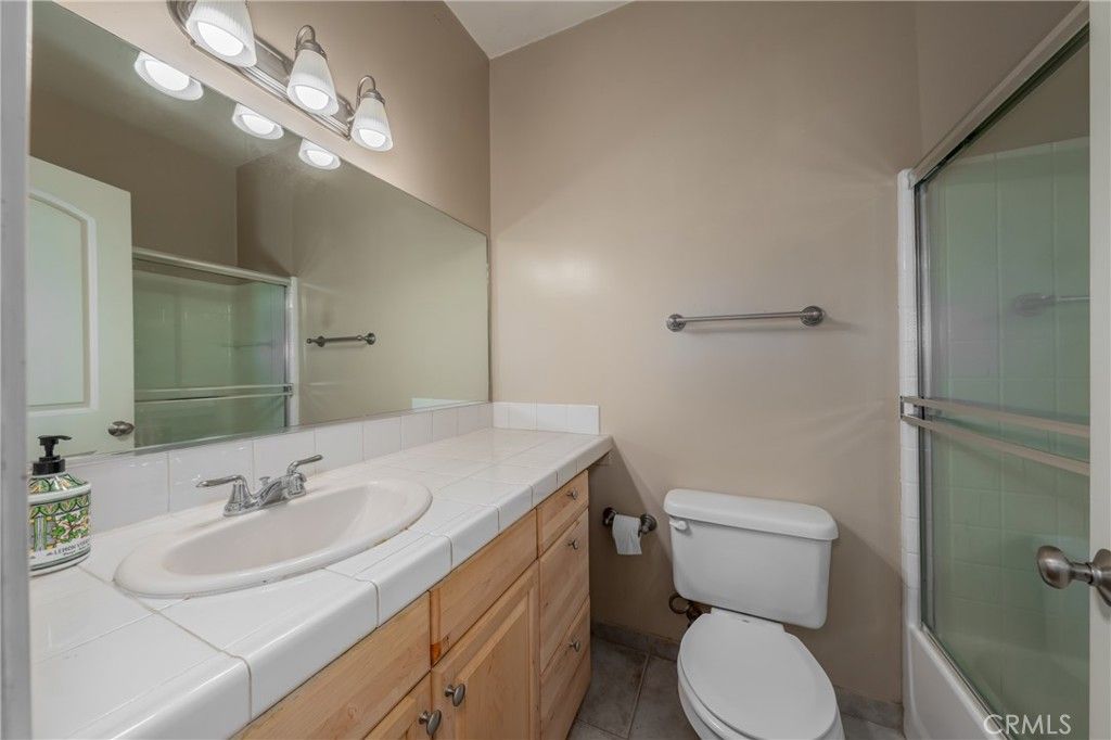 Image 14 of property listing at 10401 Point Lakeview Road, Kelseyville, CA 95451