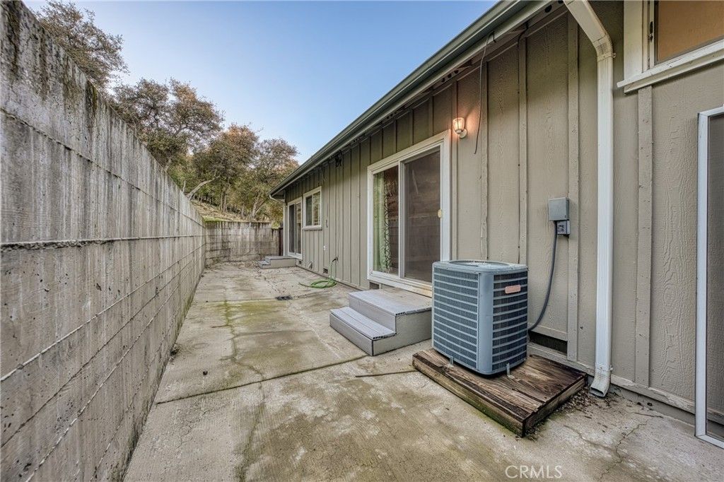Image 17 of property listing at 10401 Point Lakeview Road, Kelseyville, CA 95451