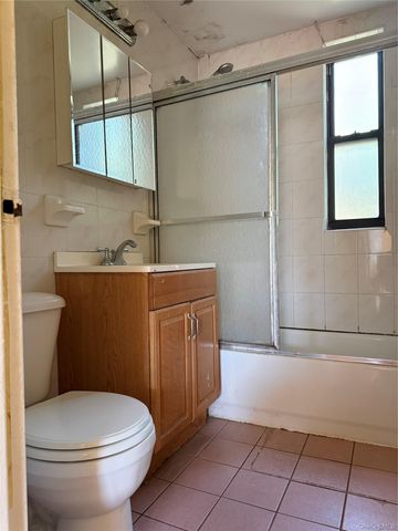 14737 Roosevelt Avenue 2B, Flushing, NY 11354