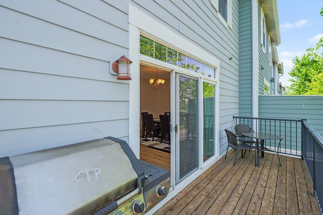 15555 Eagles Nest Way 705, Apple Valley, MN 55124