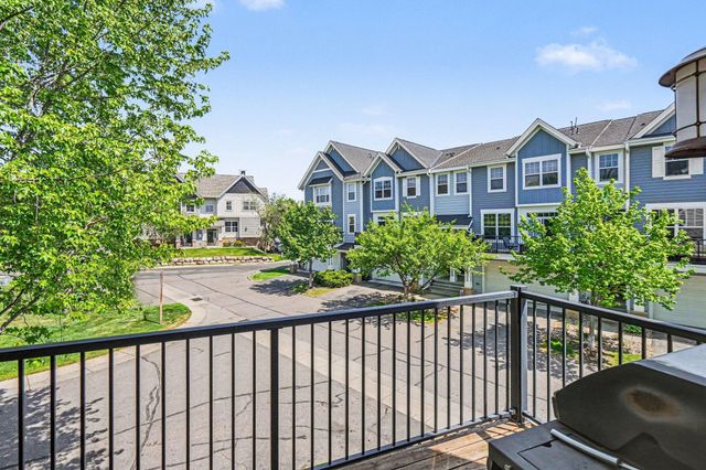 15555 Eagles Nest Way 705, Apple Valley, MN 55124