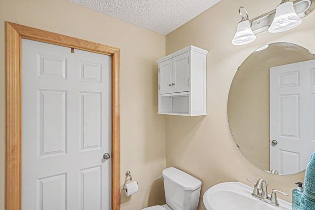15555 Eagles Nest Way 705, Apple Valley, MN 55124