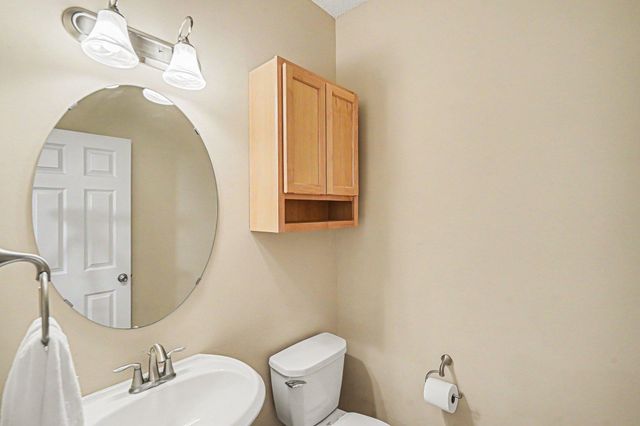 15555 Eagles Nest Way 705, Apple Valley, MN 55124