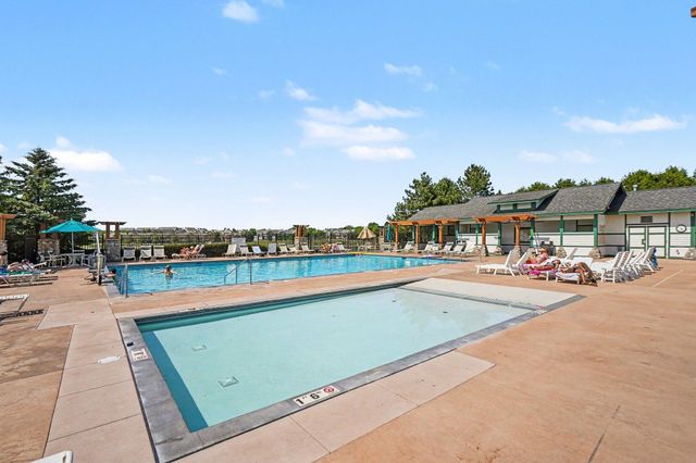 15555 Eagles Nest Way 705, Apple Valley, MN 55124