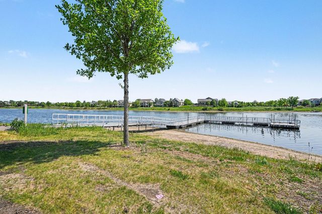 15555 Eagles Nest Way 705, Apple Valley, MN 55124