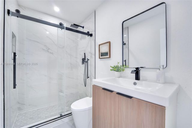 40 SE 3rd Ter, Dania Beach, FL 33004