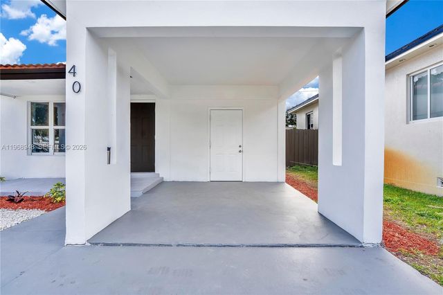 40 SE 3rd Ter, Dania Beach, FL 33004