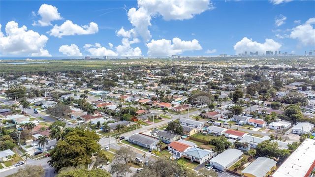 40 SE 3rd Ter, Dania Beach, FL 33004