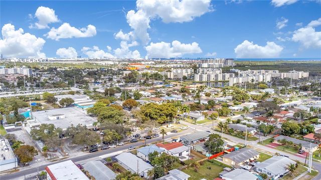 40 SE 3rd Ter, Dania Beach, FL 33004