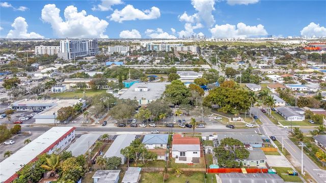 40 SE 3rd Ter, Dania Beach, FL 33004
