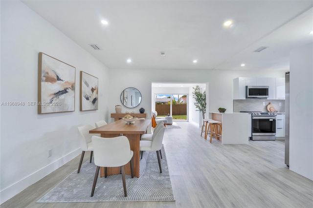 40 SE 3rd Ter, Dania Beach, FL 33004