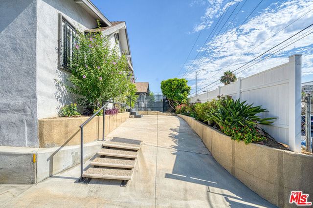 117 S Virgil Avenue, Los Angeles, CA 90004