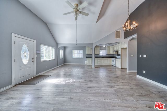 117 S Virgil Avenue, Los Angeles, CA 90004