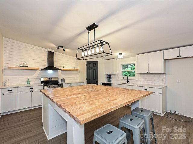 1383 CE Stewart Road, Clover, SC 29710