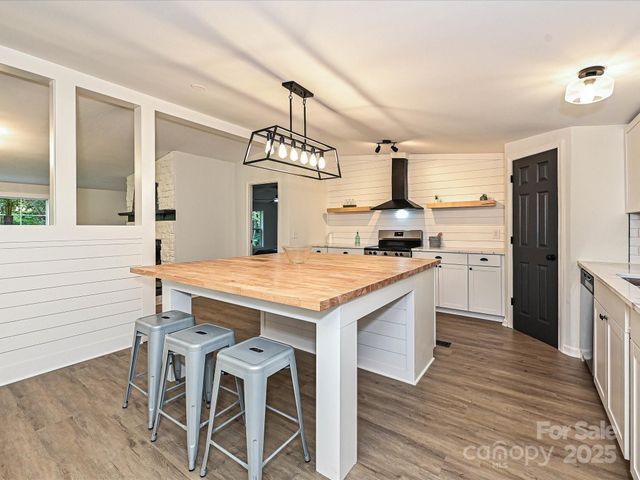 1383 CE Stewart Road, Clover, SC 29710