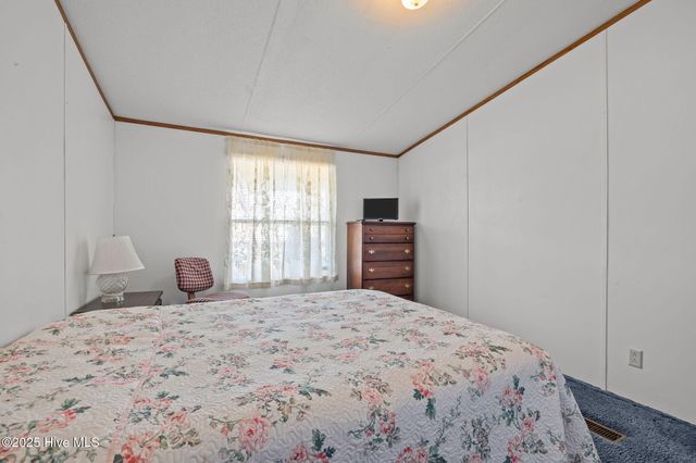 225 Mckae Drive, Gloucester, NC 28528