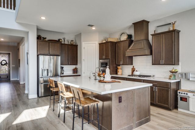 121 Stablewood Ct, Boerne, TX 78006