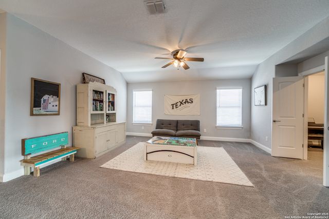 121 Stablewood Ct, Boerne, TX 78006