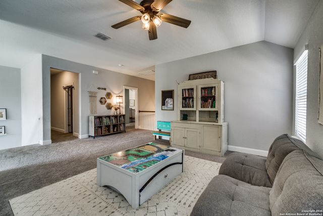 121 Stablewood Ct, Boerne, TX 78006