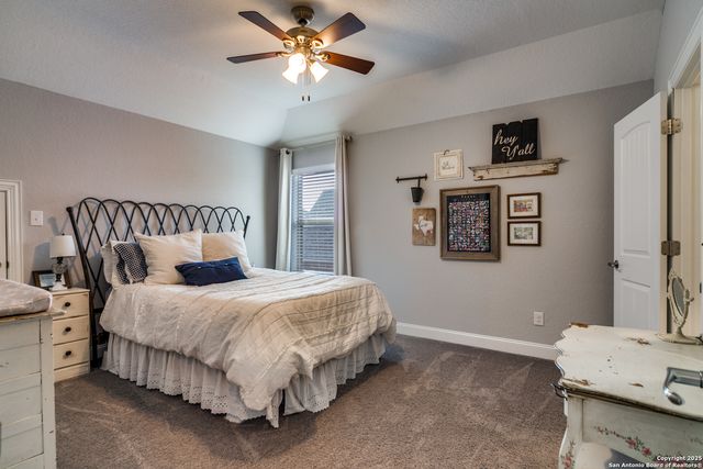 121 Stablewood Ct, Boerne, TX 78006