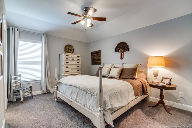 121 Stablewood Ct, Boerne, TX 78006