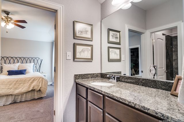 121 Stablewood Ct, Boerne, TX 78006