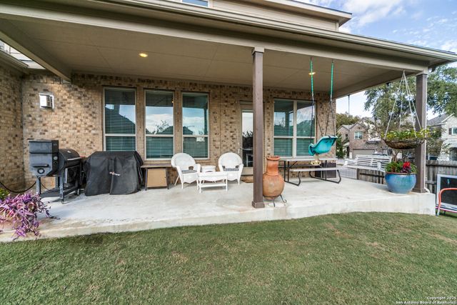 121 Stablewood Ct, Boerne, TX 78006
