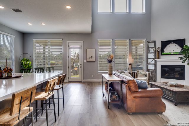 121 Stablewood Ct, Boerne, TX 78006