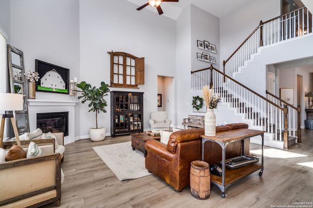 121 Stablewood Ct, Boerne, TX 78006