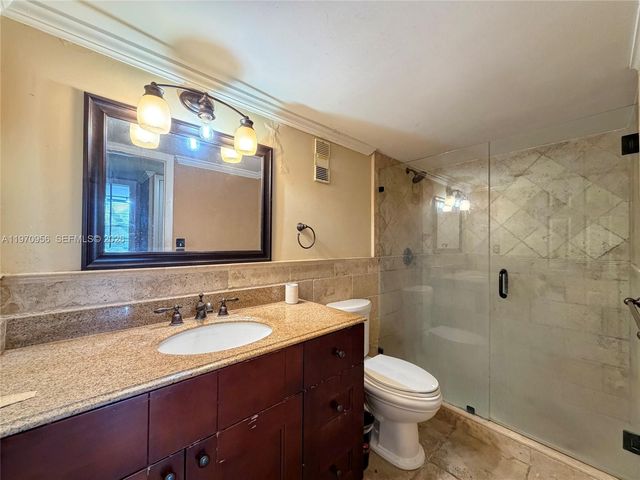 661 NE 195th St 104, Miami, FL 33179