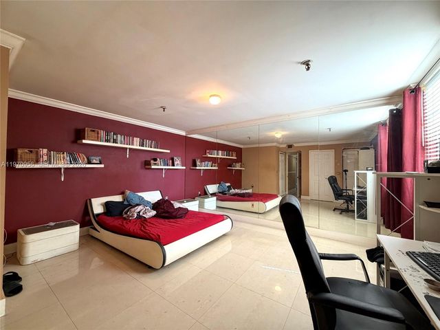 661 NE 195th St 104, Miami, FL 33179