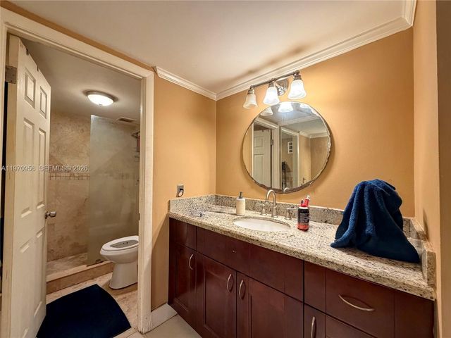 661 NE 195th St 104, Miami, FL 33179