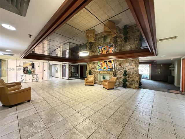 661 NE 195th St 104, Miami, FL 33179